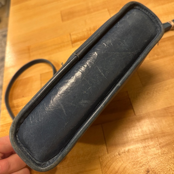 HOBO Cadence denim blue leather cross body / wristlet w/convertible straps - Picture 13 of 16